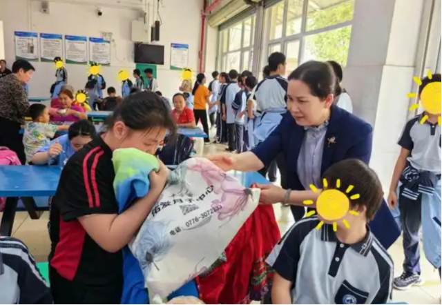 落實根底教育階段積極推進殘疾學生享有15年免費教育