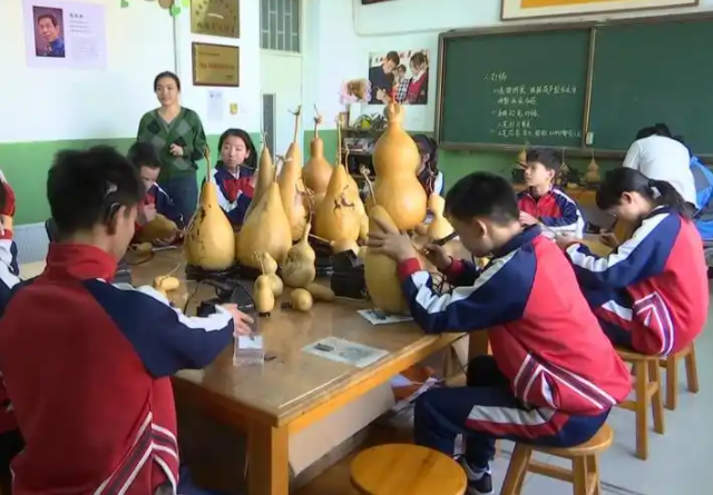 施行定制式交融為殘疾學生供給技能培養(yǎng)工作轉(zhuǎn)銜工作支撐