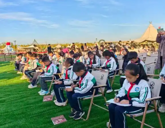 內(nèi)在展開之道盡力建造成為一所學(xué)生喜歡家長認(rèn)同滿意的校園