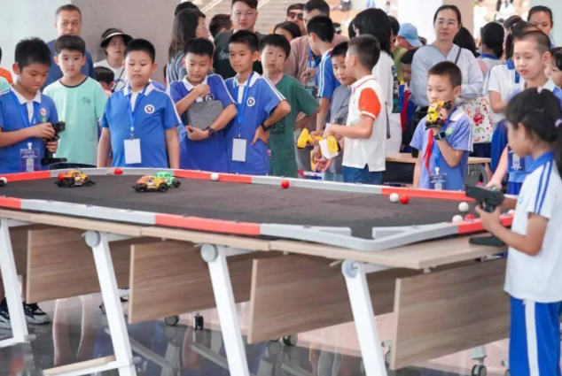 互相促進共同構成立體的點面結合的學校教育管理矩陣