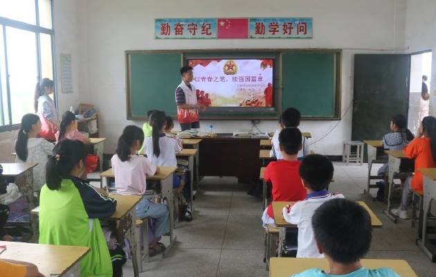 互相促進共同構成立體的點面結合的學校教育管理矩陣