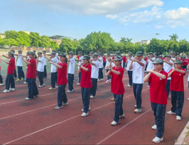 沁潤每個心靈以學生為本打造高效講堂師生結對定制學科成長方案