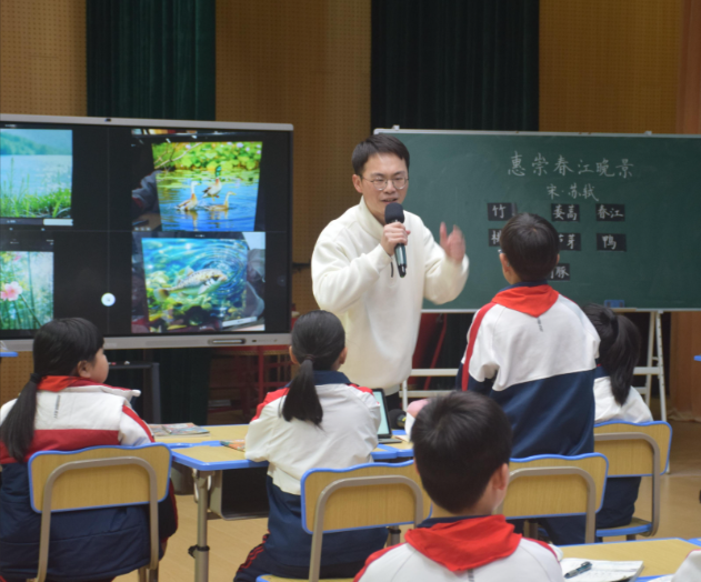 堅實的硬件基礎學生的借閱行為實時成為后臺詳實的分析數據