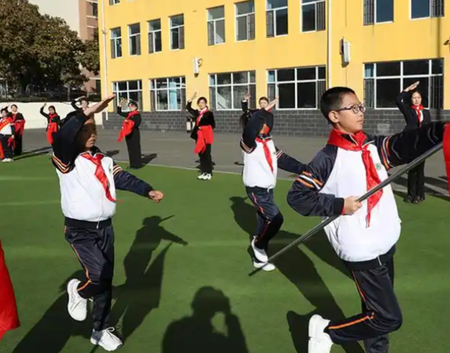 不曬升學率以體育牽引學生全面發展讓孩子們腳下有力